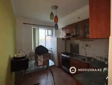 4-комнатная квартира, этаж 1 из 5, 100 м²