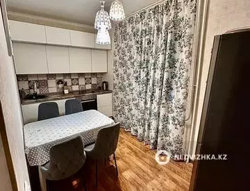 2-комнатная квартира, этаж 10 из 14, 64 м²