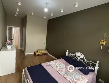 2-комнатная квартира, этаж 3 из 5, 70 м², на длительный срок