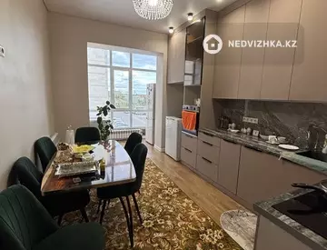 2-комнатная квартира, этаж 3 из 5, 70 м², на длительный срок