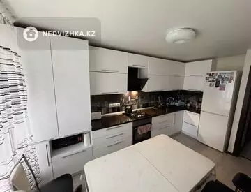 3-комнатная квартира, этаж 3 из 3, 74 м²