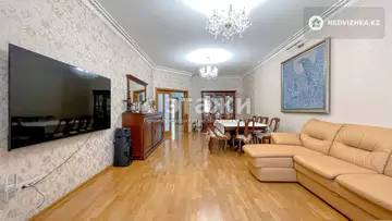 5-комнатная квартира, этаж 5 из 6, 216 м²