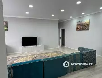 3-комнатная квартира, этаж 7 из 11, 109 м²