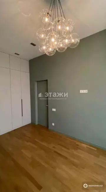 2-комнатная квартира, этаж 8 из 8, 65 м²