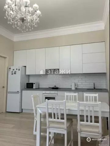 2-комнатная квартира, этаж 1 из 6, 82 м²