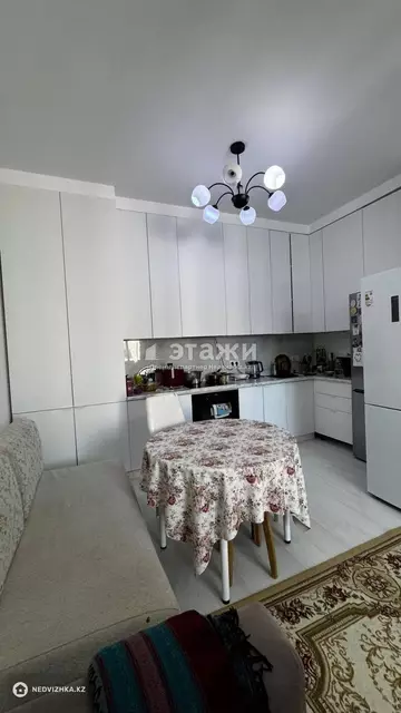 2-комнатная квартира, этаж 8 из 17, 47 м²