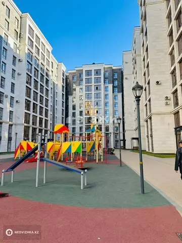 2-комнатная квартира, этаж 10 из 10, 38 м²