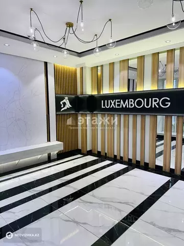 2-комнатная квартира, этаж 10 из 10, 38 м²