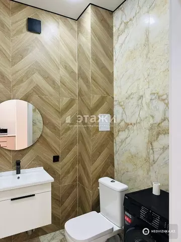 2-комнатная квартира, этаж 10 из 10, 38 м²