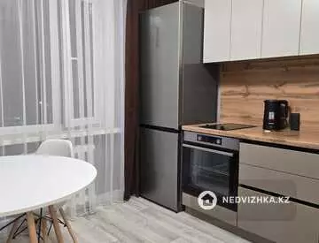 1-комнатная квартира, этаж 5 из 10, 34 м², посуточно
