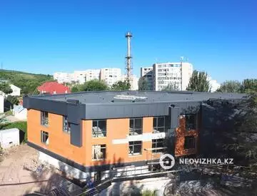 Здание, 4 этажа, 3 150 м²