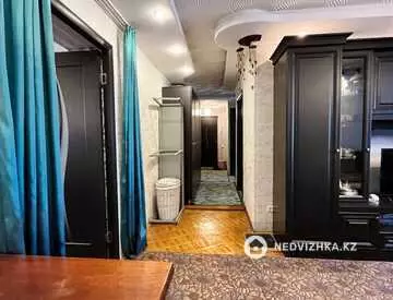 3-комнатная квартира, этаж 9 из 9, 64 м²
