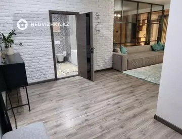 2-комнатная квартира, этаж 7 из 10, 83 м², на длительный срок