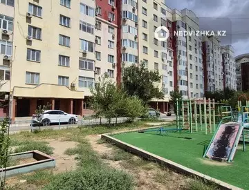 2-комнатная квартира, этаж 8 из 9, 70 м², на длительный срок