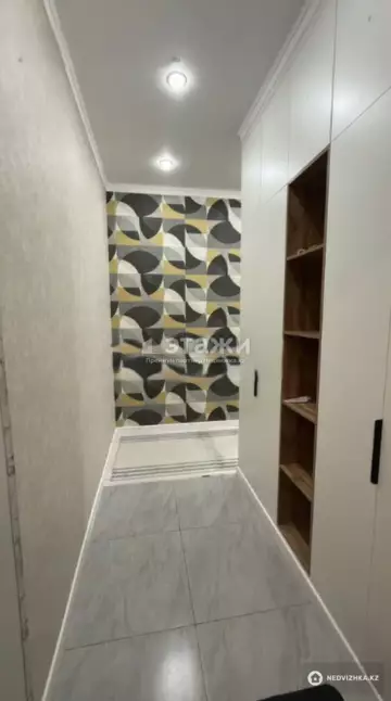 1-комнатная квартира, этаж 2 из 12, 42 м²