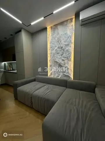 2-комнатная квартира, этаж 2 из 17, 52 м²