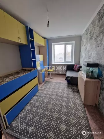 2-комнатная квартира, этаж 4 из 5, 56 м²
