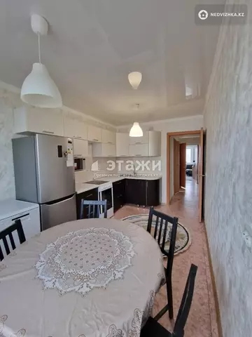 2-комнатная квартира, этаж 4 из 5, 56 м²