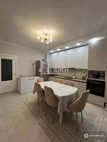 2-комнатная квартира, этаж 9 из 15, 93 м²
