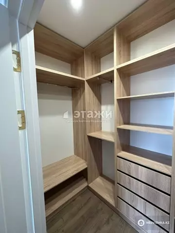 3-комнатная квартира, этаж 4 из 5, 84 м²