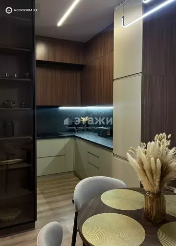 3-комнатная квартира, этаж 8 из 12, 90 м²