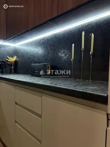 3-комнатная квартира, этаж 8 из 12, 90 м²