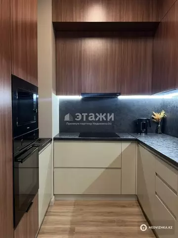 3-комнатная квартира, этаж 8 из 12, 90 м²