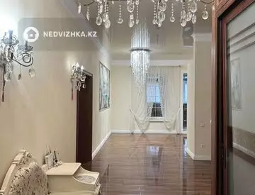 5-комнатная квартира, этаж 1 из 6, 239 м², на длительный срок