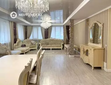 5-комнатная квартира, этаж 1 из 6, 239 м², на длительный срок