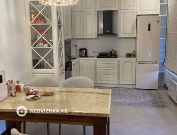 5-комнатный дом, 9 соток, 369 м²