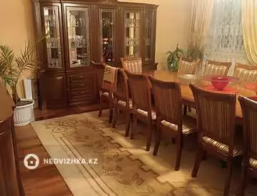 11-комнатный дом, 15 соток, 600 м²