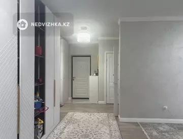 2-комнатная квартира, этаж 4 из 9, 75 м²