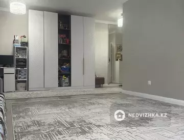 2-комнатная квартира, этаж 4 из 9, 75 м²
