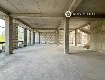 Здание, 4 этажа, 958 м², на длительный срок