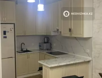 2-комнатная квартира, этаж 5 из 15, 60 м², посуточно