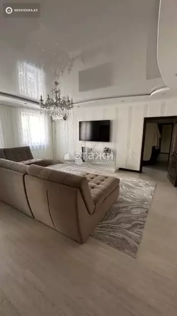 3-комнатная квартира, этаж 5 из 19, 118 м²