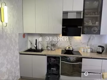 2-комнатная квартира, этаж 3 из 9, 80 м²