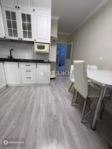 2-комнатная квартира, этаж 3 из 10, 56 м²