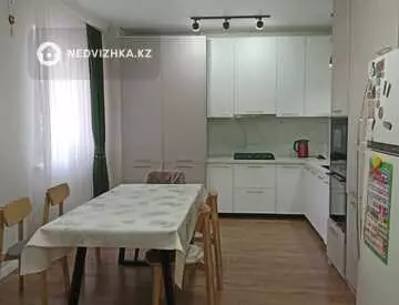 3-комнатная квартира, этаж 3 из 5, 140 м²