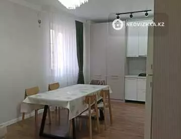 3-комнатная квартира, этаж 3 из 5, 140 м²