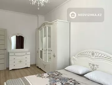 2-комнатная квартира, этаж 4 из 8, 62 м², на длительный срок