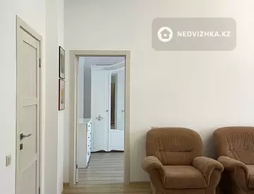 2-комнатная квартира, этаж 4 из 8, 62 м², на длительный срок