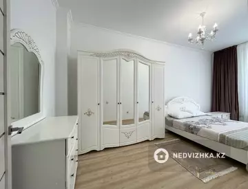 2-комнатная квартира, этаж 4 из 8, 62 м², на длительный срок