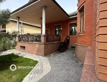 6-комнатный дом, 10 соток, 365 м²