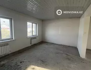 4-комнатная квартира, этаж 2 из 3, 121 м²