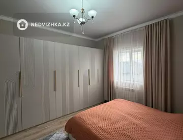 2-комнатная квартира, этаж 3 из 3, 64 м²