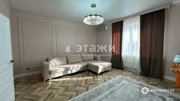 2-комнатная квартира, этаж 4 из 5, 80 м²