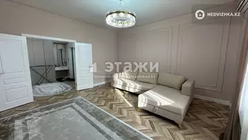 2-комнатная квартира, этаж 4 из 5, 80 м²