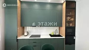 2-комнатная квартира, этаж 4 из 5, 80 м²