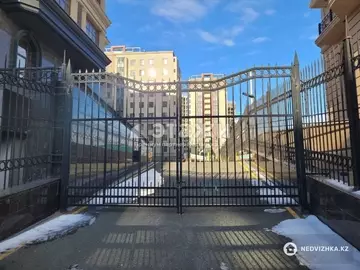 3-комнатная квартира, этаж 5 из 9, 158 м²